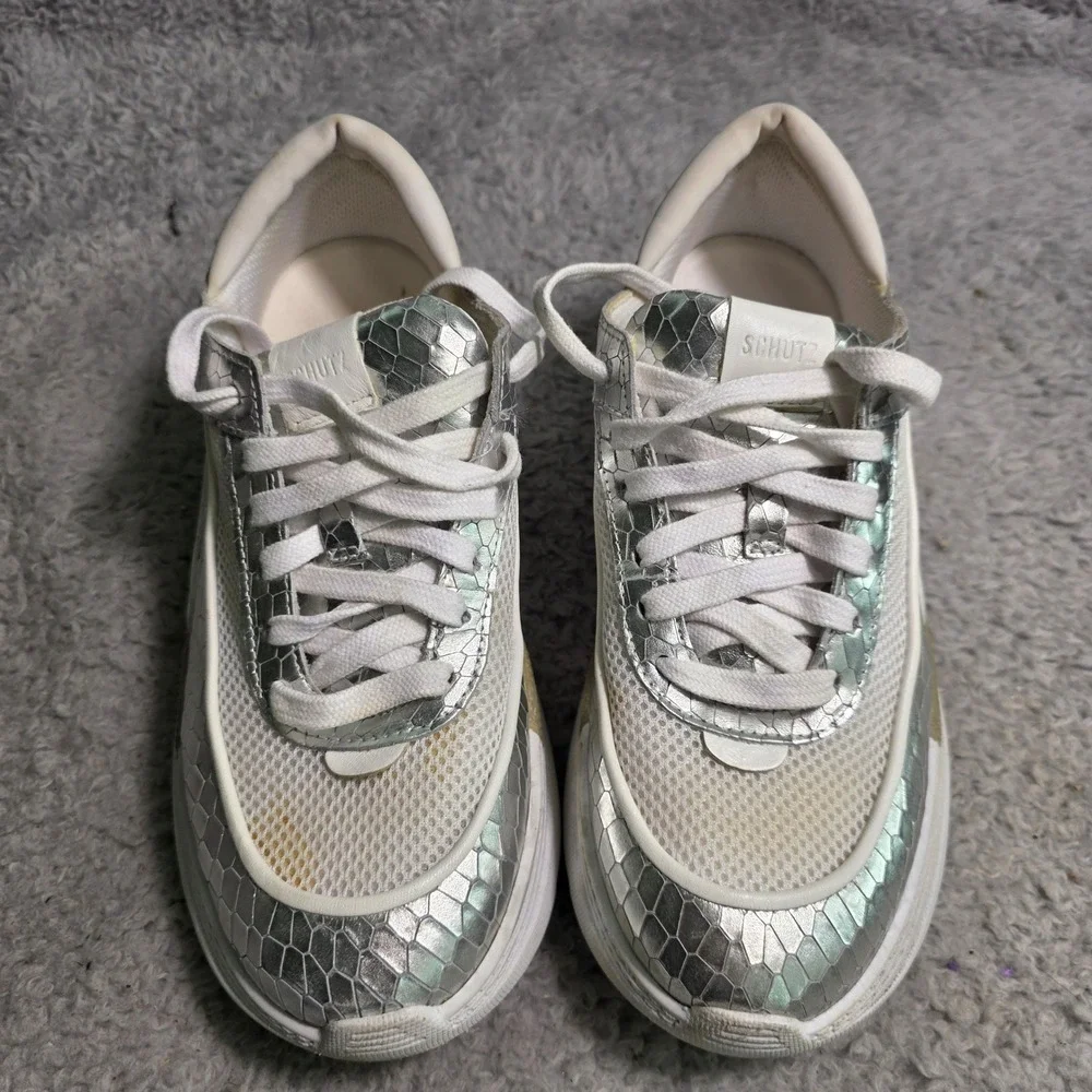 Schutz Sneakers Silver Metallic Snakeskin Embossed Platform Womens 9B‎